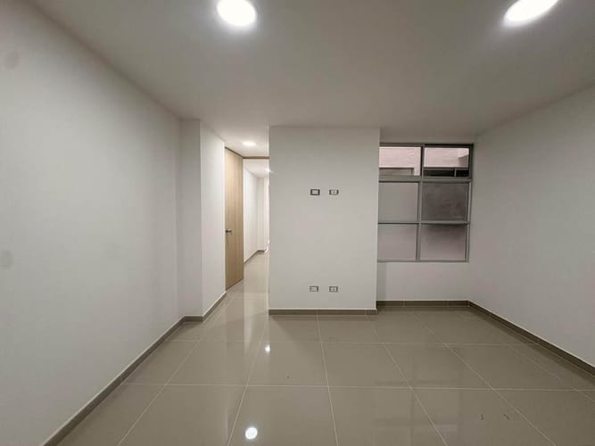 Apartamento de 3 alcobas en venta en Entreamigos, Sabaneta, 70 m² · foto 3 de 11