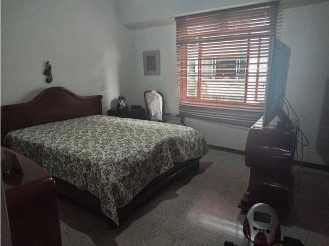 Apartamento de 3 alcobas en venta en Laureles, Medellín, 135 m² · foto 11 de 13