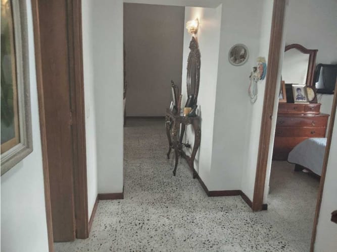 Apartamento de 3 alcobas en venta en Laureles, Medellín, 135 m² · foto 12 de 13