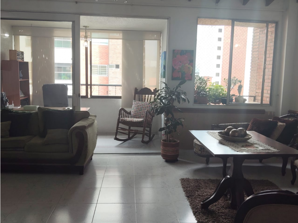 Apartamento en venta en Laureles, Medellín · foto 2 de 24
