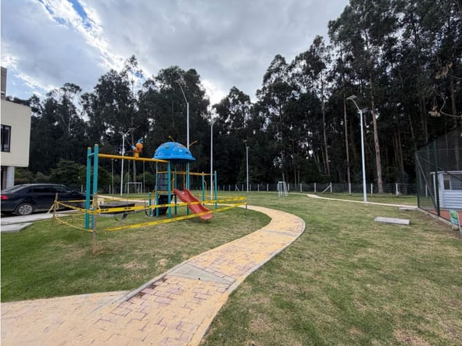Casa de 3 alcobas en venta en El Refugio, Chía, 115 m² · foto 3 de 4
