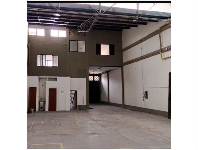 Bodega en arriendo en San Agustin, La Estrella, 430 m² · foto 3 de 5