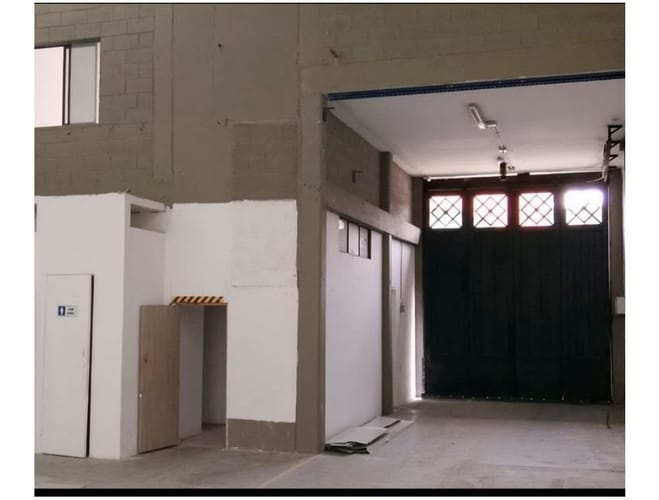 Bodega en arriendo en San Agustin, La Estrella, 430 m² · foto 4 de 5