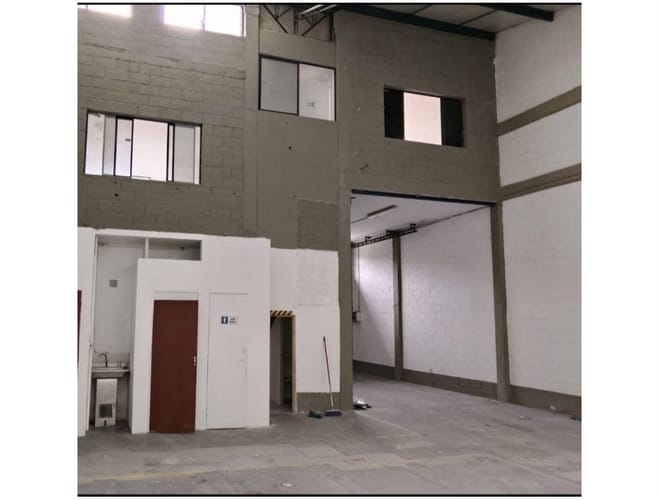 Bodega en arriendo en San Agustin, La Estrella, 430 m² · foto 5 de 5