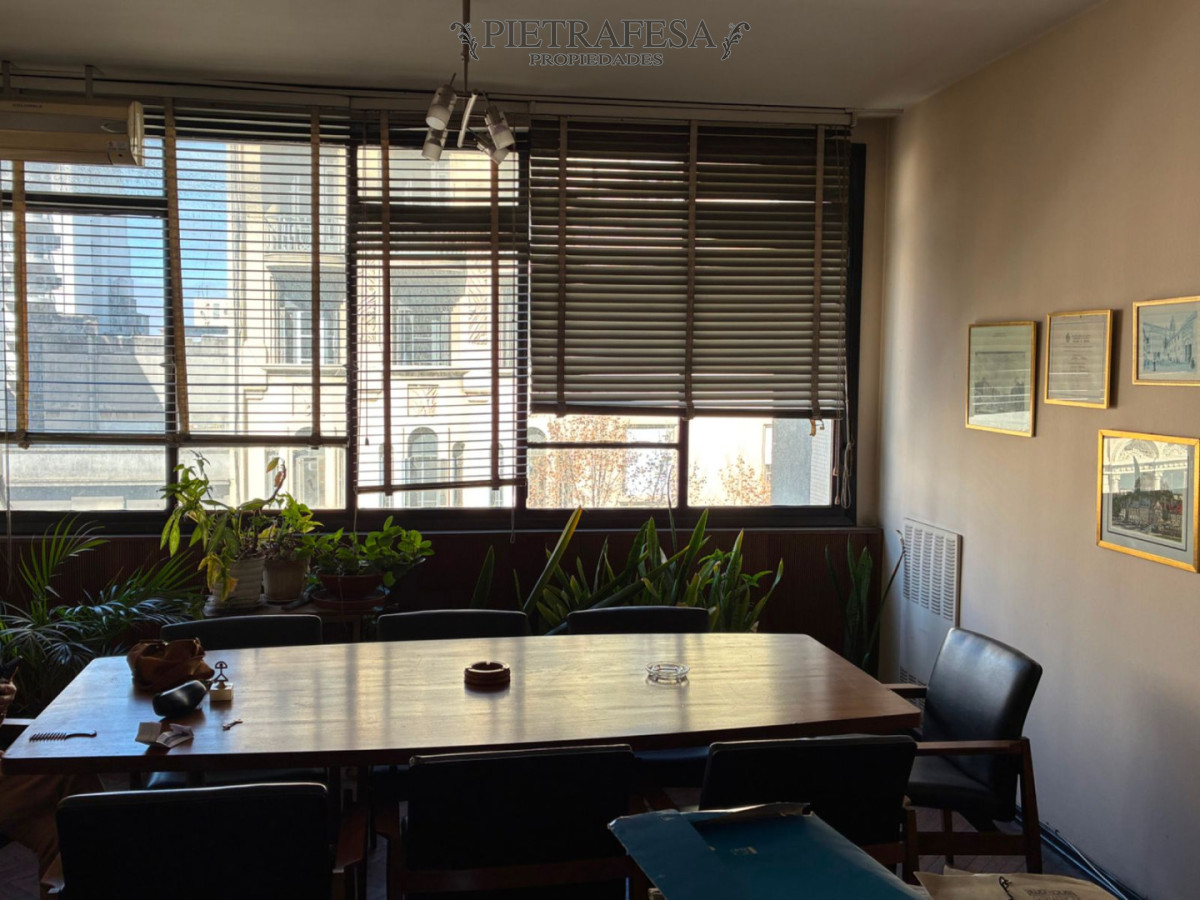 Oficina en alquiler, 2 privados, 2 baños. Centro. · Foto 2