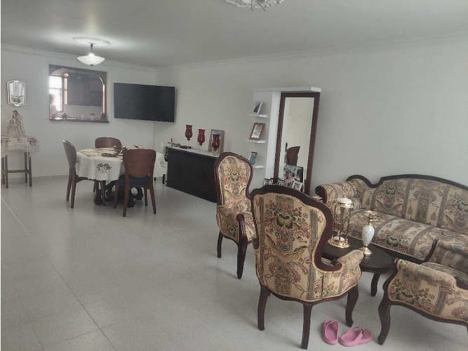 Casa de 4 alcobas en venta en Laureles, Medellín, 145 m² · foto 2 de 14