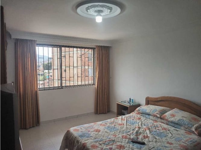 Casa de 4 alcobas en venta en Laureles, Medellín, 145 m² · foto 10 de 14