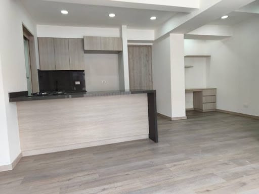 Apartamento de 3 alcobas en arriendo en Ciudad Del Río, Medellín, 80 m² · foto 2 de 22