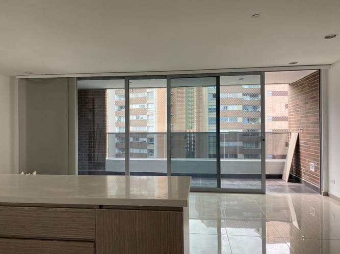 Apartamento de 2 alcobas en arriendo en Cumbres, Envigado, 99 m² · foto 2 de 14