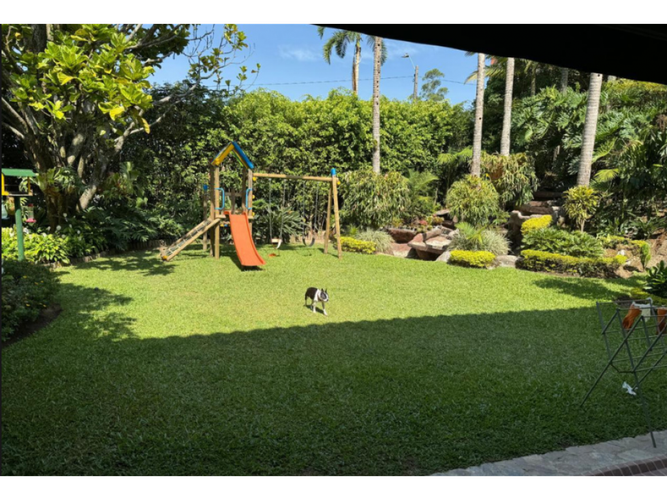 Casa de 3 alcobas en venta en Altos Del Poblado, Medellín, 385 m² · foto 5 de 12