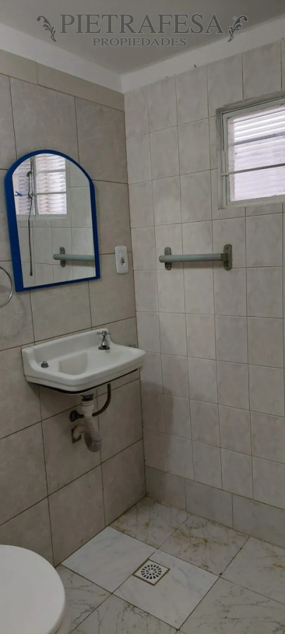 Casa en alquiler, 2 dormitorios, 2 baños, patio, cochera. Malvin Norte. · Foto 9