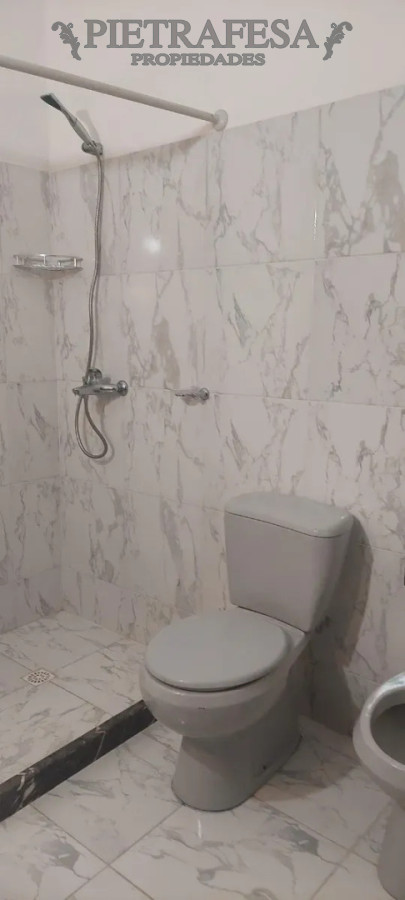 Casa en alquiler, 2 dormitorios, 2 baños, patio, cochera. Malvin Norte. · Foto 11