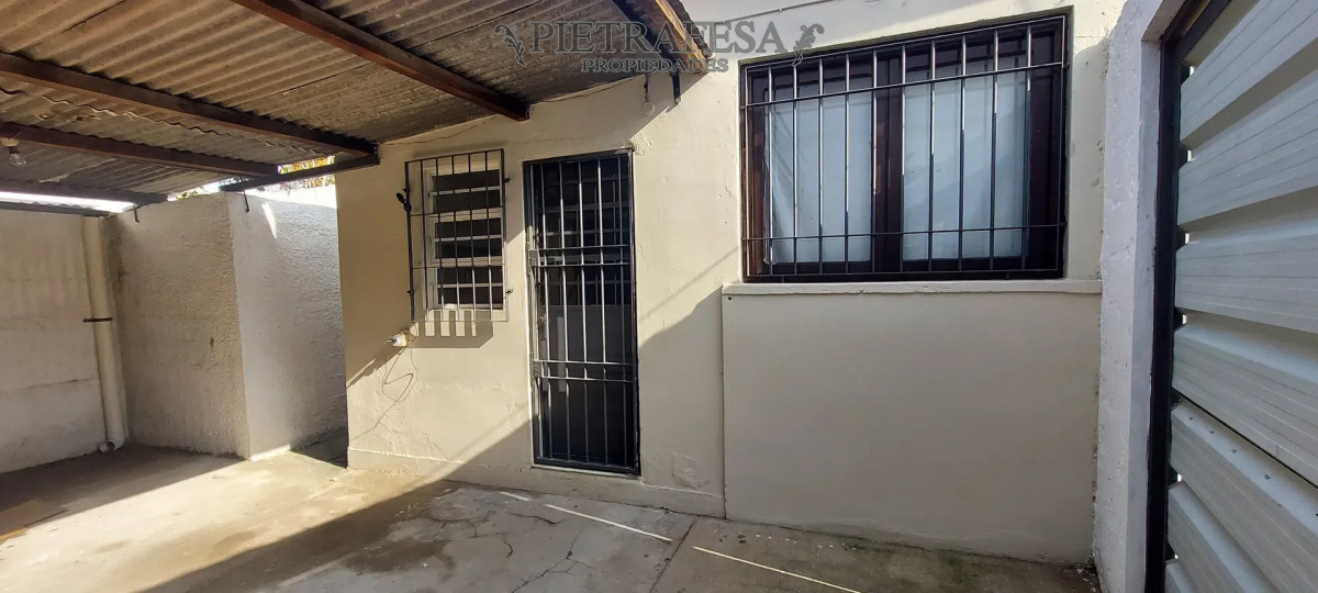 Casa en alquiler, 2 dormitorios, 2 baños, patio, cochera. Malvin Norte. · Foto 12