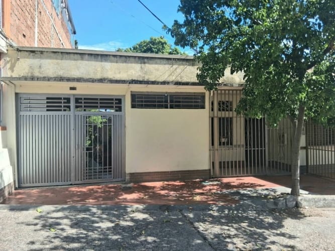 Casa de 7 alcobas en venta en Buenavista, Neiva, 357 m² · foto 2 de 17