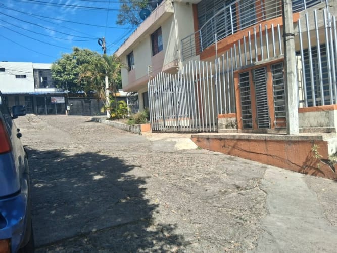 Casa de 7 alcobas en venta en Buenavista, Neiva, 357 m² · foto 3 de 17