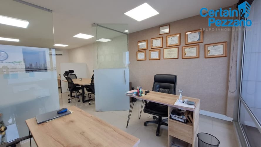 Oficina en arriendo en Manga, Cartagena, 47 m² · foto 2 de 18