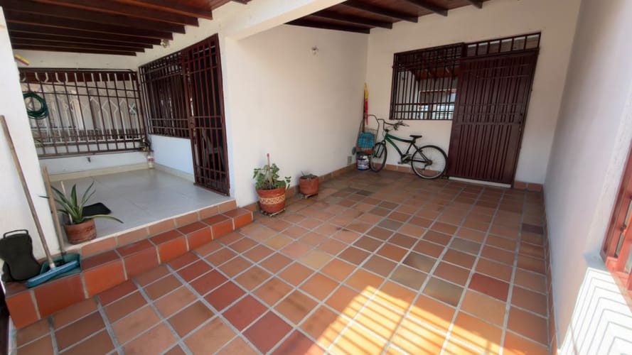 Casa en venta en Prados Del Norte, Cúcuta · foto 2 de 12