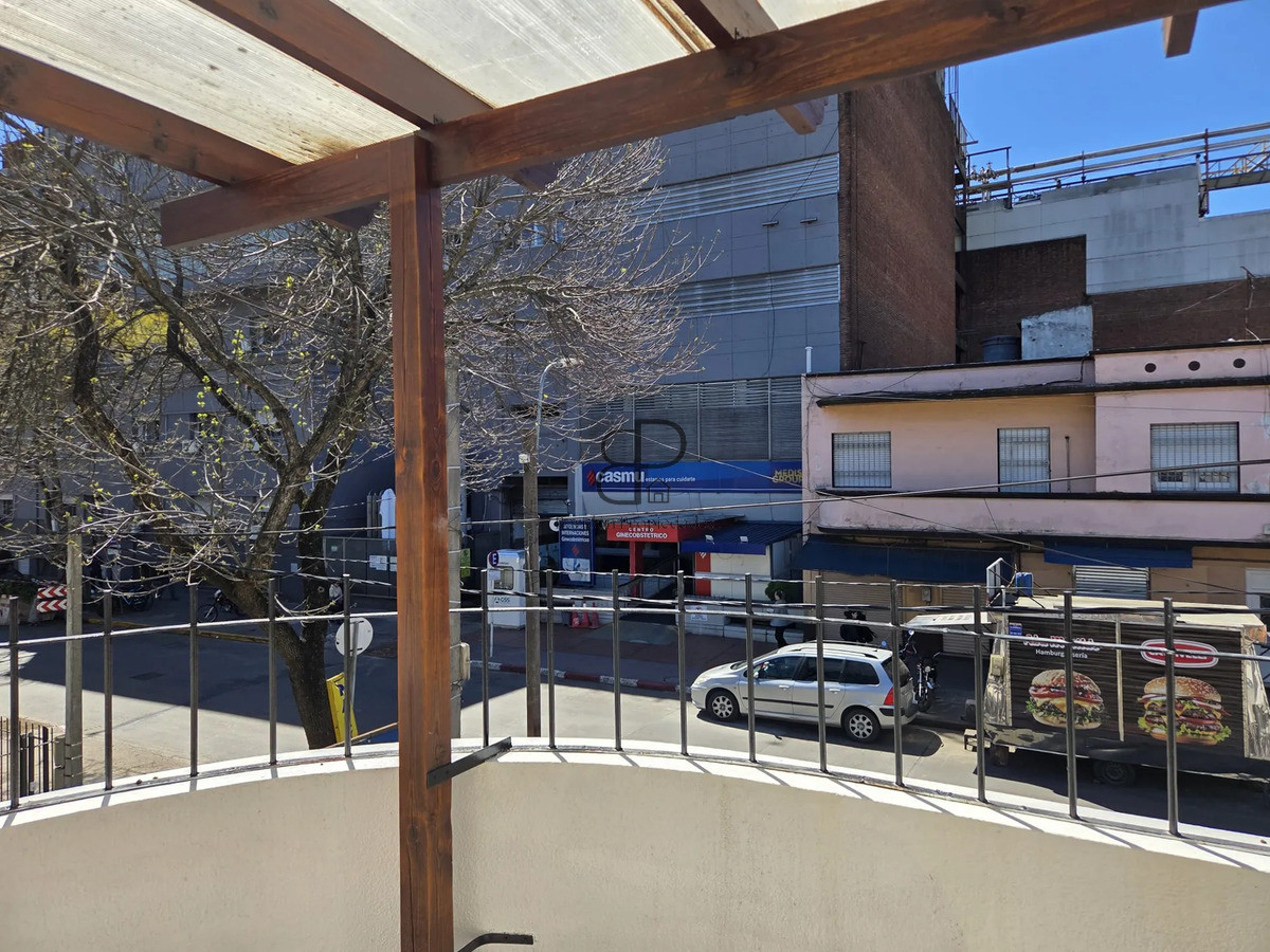 Alquiler Apartamento 3 Dormitorios La Blanqueada con cochera · Foto 3