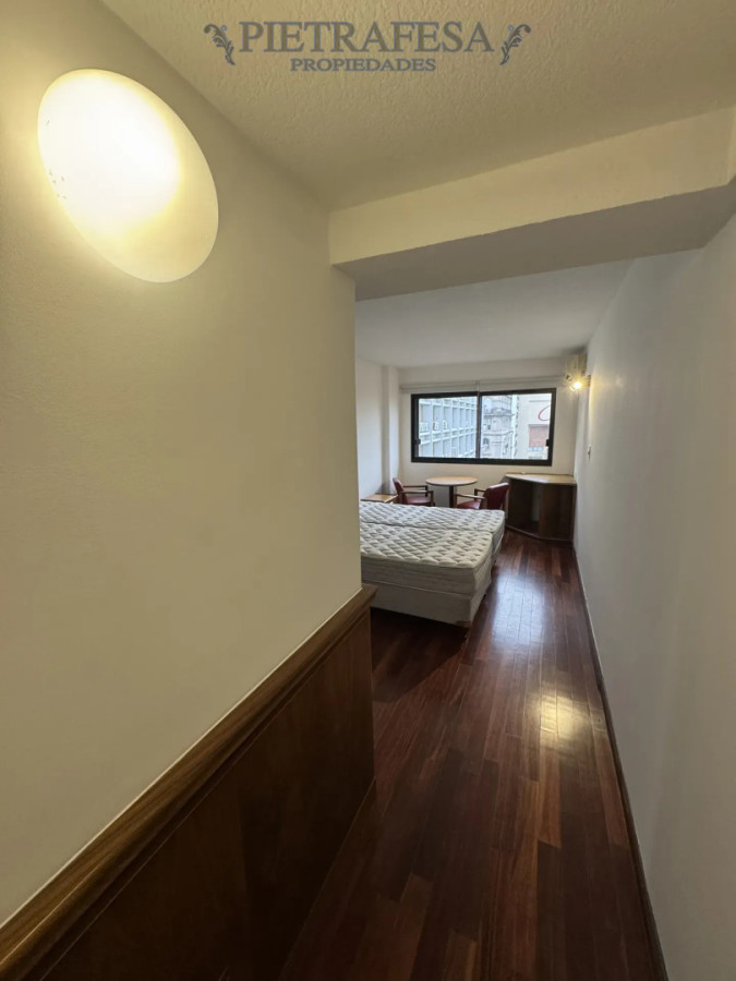 Apartamento en alquiler, monoambiente, 1 baño. Semi amueblado. Centro. · Foto 2