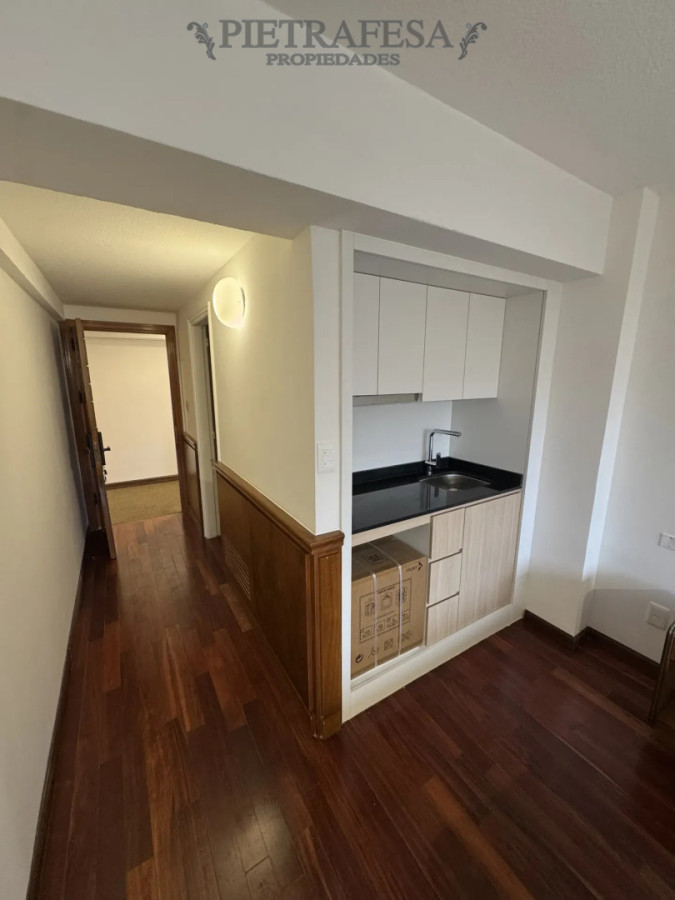 Apartamento en alquiler, monoambiente, 1 baño. Semi amueblado. Centro. · Foto 4