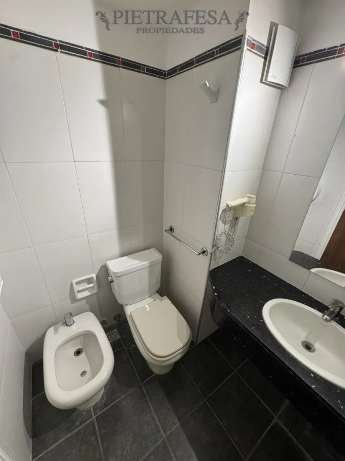 Apartamento en alquiler, monoambiente, 1 baño. Semi amueblado. Centro. · Foto 6