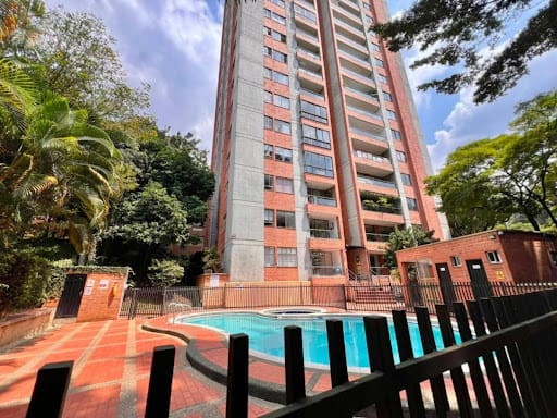 Apartamento de 2 alcobas en arriendo en Los Balsos, Medellín, 72 m² · foto 7 de 10
