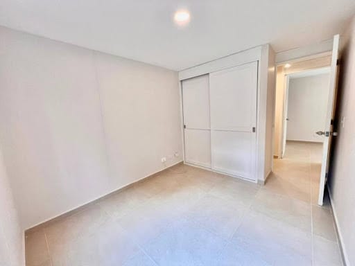 Apartamento de 2 alcobas en arriendo en Los Balsos, Medellín, 72 m² · foto 8 de 10