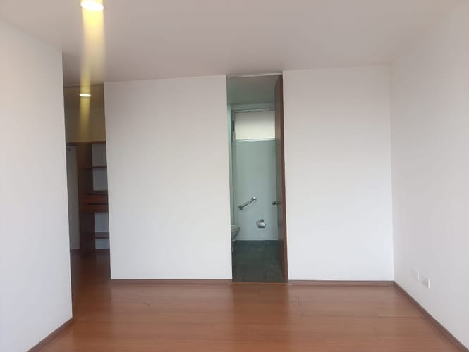 Apartamento de 2 alcobas en venta en El Poblado, Medellín, 117 m² · foto 5 de 18