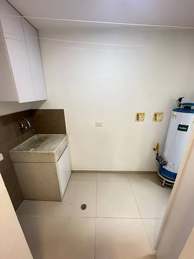 Apartamento de 2 alcobas en arriendo en Santa Maria De Los Angeles, Medellín, 107 m² · foto 2 de 16