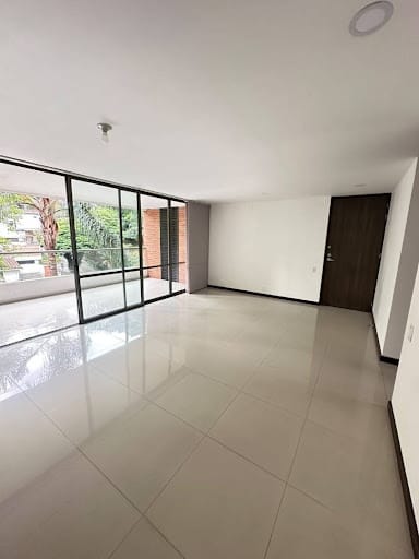 Apartamento de 2 alcobas en arriendo en Santa Maria De Los Angeles, Medellín, 107 m² · foto 5 de 16