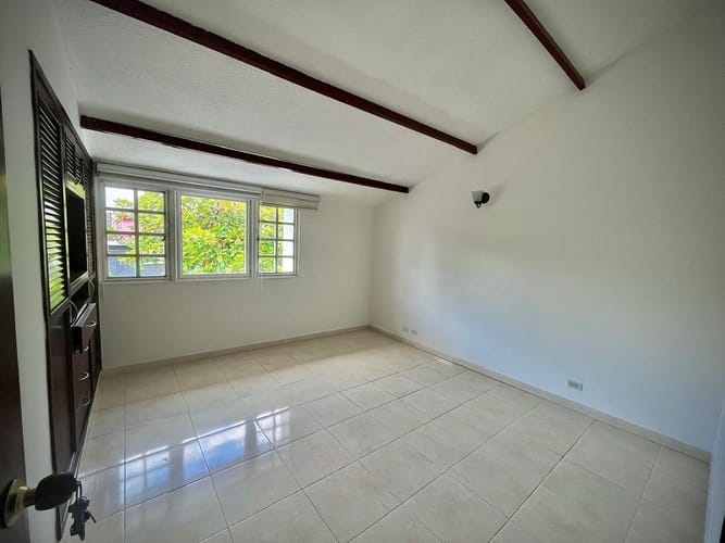 Casa de 4 alcobas en venta en Piedra Pintada, Ibagué, 190 m² · foto 4 de 19