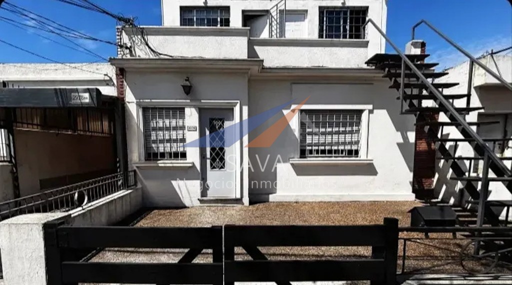 Alquiler Casa 3 Dormitorios en La Blanqueada! Patio con Parrillero! · Foto 11