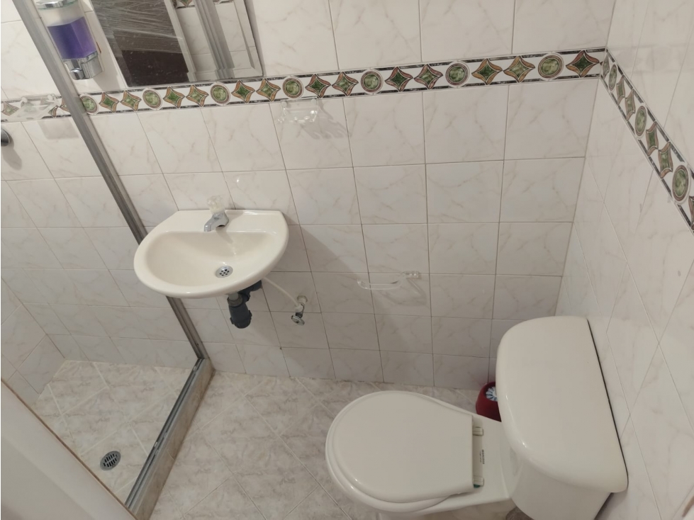 Casa en arriendo en El Nogal- Los Almendros, Medellín · foto 6 de 21