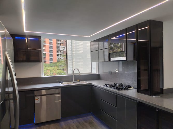 Apartamento de 3 alcobas en arriendo en El Poblado, Medellín, 117 m² · foto 17 de 18
