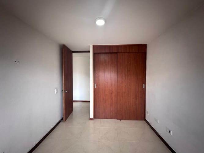 Apartamento de 3 alcobas en venta en El Poblado, Medellín, 74 m² · foto 13 de 19