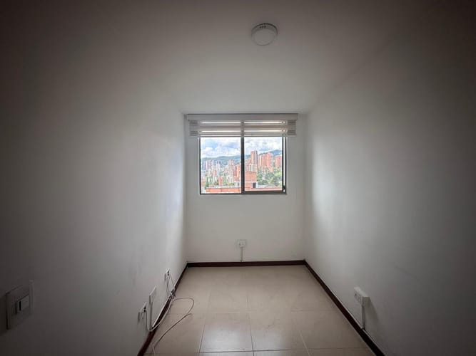 Apartamento de 3 alcobas en venta en El Poblado, Medellín, 74 m² · foto 7 de 19