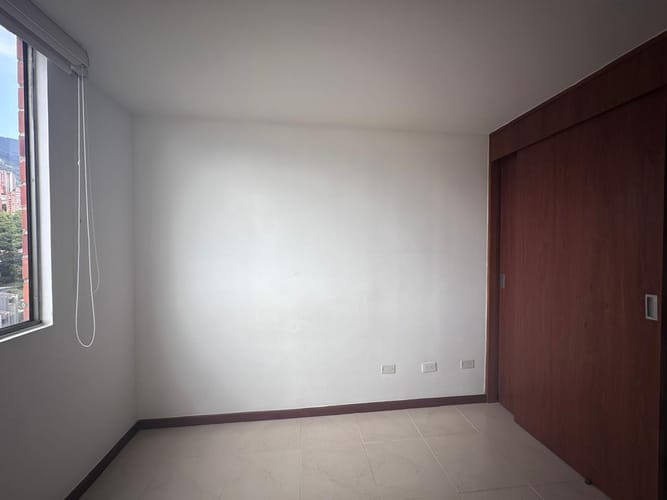 Apartamento de 3 alcobas en venta en El Poblado, Medellín, 74 m² · foto 17 de 19