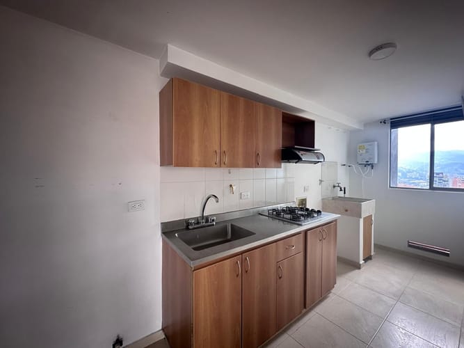 Apartamento de 3 alcobas en venta en El Poblado, Medellín, 74 m² · foto 5 de 19