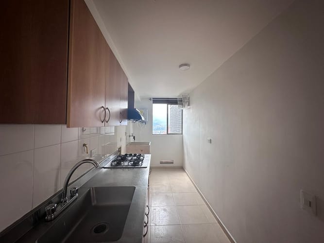 Apartamento de 3 alcobas en venta en El Poblado, Medellín, 74 m² · foto 4 de 19
