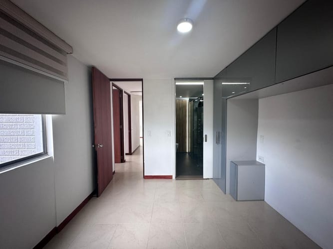 Apartamento de 3 alcobas en venta en El Poblado, Medellín, 74 m² · foto 9 de 19