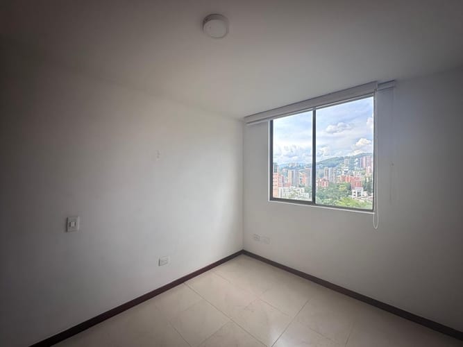 Apartamento de 3 alcobas en venta en El Poblado, Medellín, 74 m² · foto 10 de 19