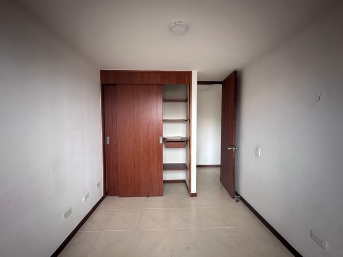 Apartamento de 3 alcobas en venta en El Poblado, Medellín, 74 m² · foto 11 de 19