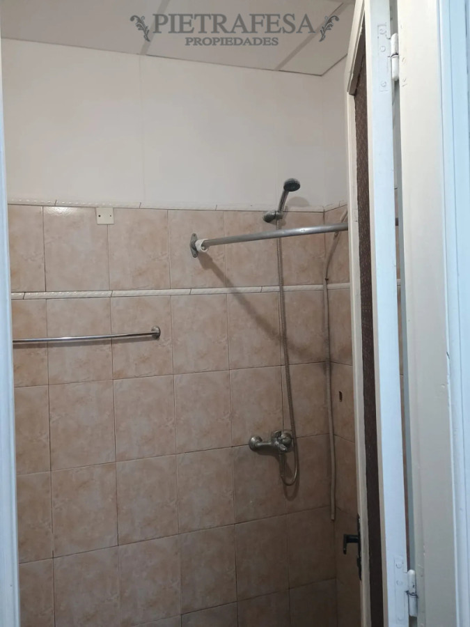 Casa en alquiler, 2 dormitorios, 1 baño, patio. Parque Rodó. · Foto 11