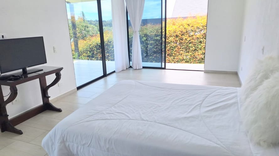 Casa de 3 alcobas en venta en Pantanillo, Envigado, 280 m² · foto 3 de 16