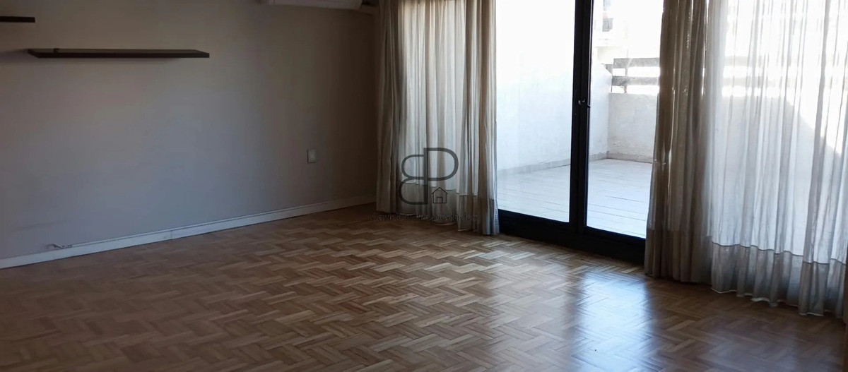 Alquiler Apartamento 2 Dormitorios Centro terraza y cochera · Foto 3