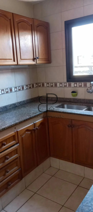 Alquiler Apartamento 2 Dormitorios Centro terraza y cochera · Foto 8