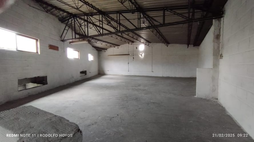 Bodega en venta en Trinidad, Medellín, 660 m² · foto 3 de 13