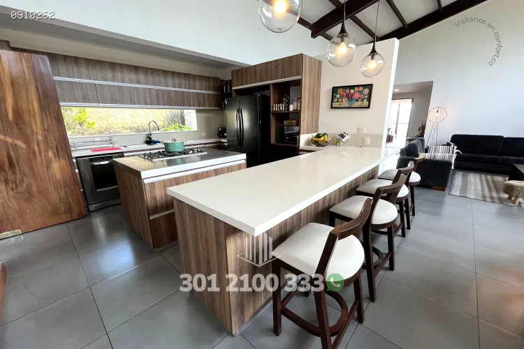 Casa de 4 alcobas en arriendo en Las Palmas, Envigado, 420 m² · foto 6 de 24