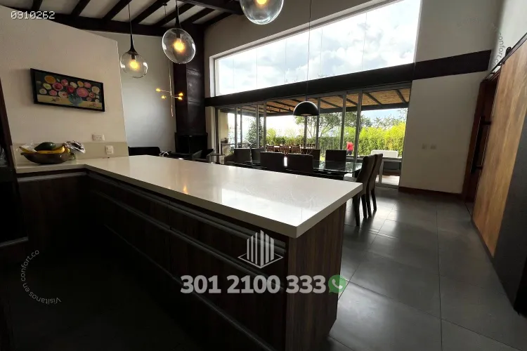 Casa de 4 alcobas en arriendo en Las Palmas, Envigado, 420 m² · foto 8 de 24
