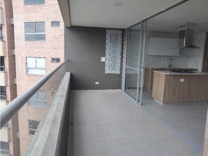 Apartamento de 3 alcobas en venta en San Jose, Sabaneta, 85 m² · foto 4 de 13